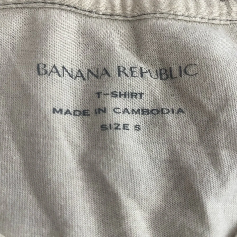 Banana Republic White Long Sleeve Shirt with Eagle Graphic